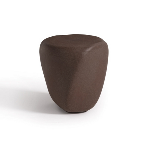 ecoBirdyn suunnittelema sulavalinjainen REBORN D.40 design pöytä Moka Brown värillä.