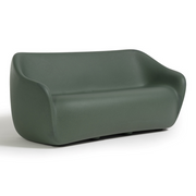 ecoBirdyn suunnittelema sulavalinjainen REBORN design sohva Pine Green värillä.