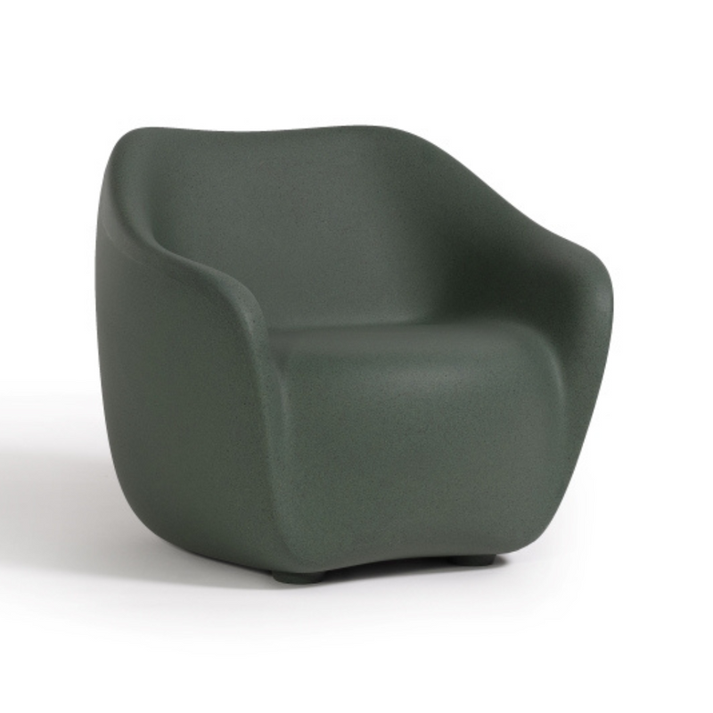 ecoBirdyn suunnittelema sulavalinjainen REBORN design tuoli Pine Green värillä.