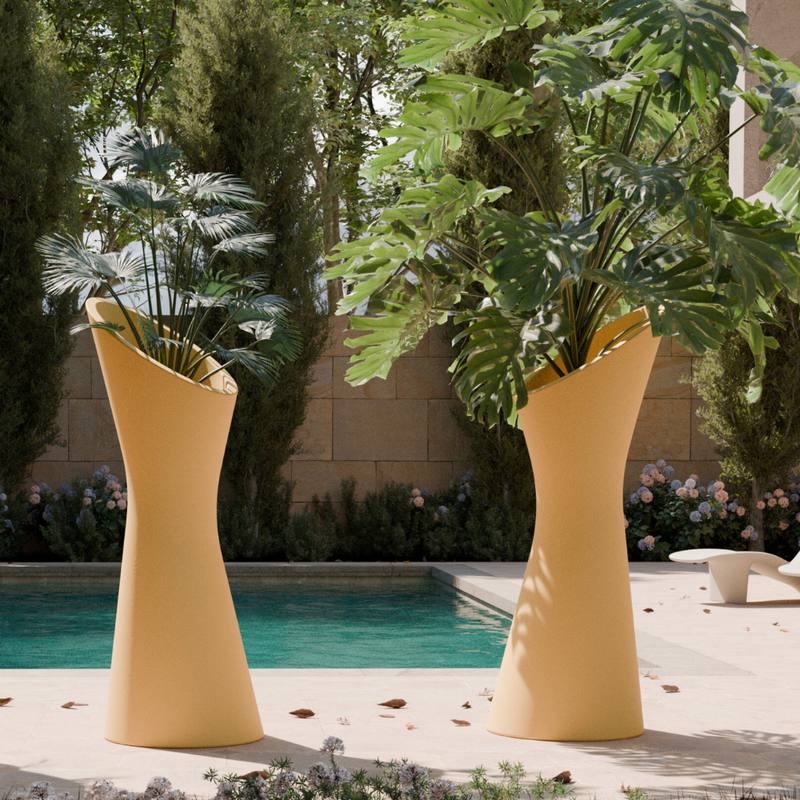 Karim Rashidin suunnittelema kaunis RISE Kasviruukku. Beautiful RISE Planter designed by Karim Rashid.