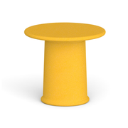 Tomek Rygalikin / Studio Rygalik suunnittelema ajaton ROUNDER Pöytä Beige-keltainen. Timeless ROUNDER Table designed by Tomek Rygalik / Studio Rygalik in Beige-yellow.