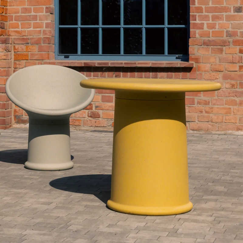 Tomek Rygalikin / Studio Rygalik suunnittelema ajaton ROUNDER Pöytä. Timeless ROUNDER Table designed by Tomek Rygalik / Studio Rygalik.
