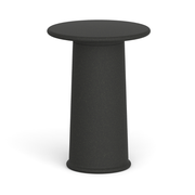 Tomek Rygalikin / Studio Rygalik suunnittelema ajaton ROUNDER Korkea pöytä Lime-harmaa-musta. Timeless ROUNDER High table designed by Tomek Rygalik / Studio Rygalik in Lime-grey-black.