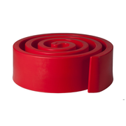 Giò Colonna Romanon suunnittelema hauska ja näyttävä spiraalin muotoinen SUMMERTIME Punainen Penkki Flame Red värillä.