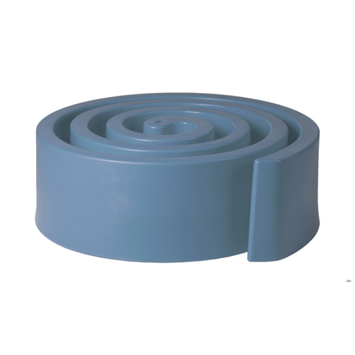 Giò Colonna Romanon suunnittelema hauska ja näyttävä spiraalin muotoinen SUMMERTIME Sininen Penkki Powder Blue värillä.