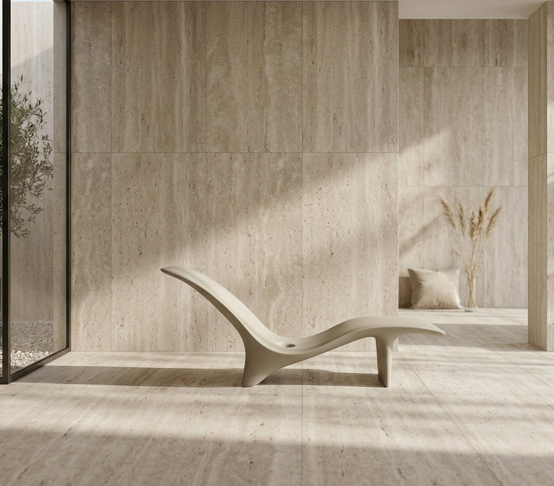 Karim Rashidin suunnittelema kaunis SWAY Aurinkotuoli. Beautiful SWAY Sun chaise designed by Karim Rashid.
