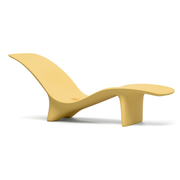 Karim Rashidin suunnittelema kaunis SWAY Aurinkotuoli Hiekan keltainen RAL 1002. Beautiful SWAY Sun chaise designed by Karim Rashid in Sand yellow RAL 1002.