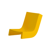 Prospero Rasulon suunnittelema sulavalinjainen TWIST design aurinkotuoli / terassituoli Saffron Yellow värillä.