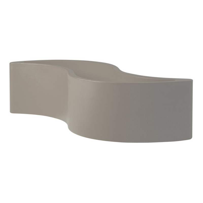Giò Colonna Romanon suunnittelema käytännöllinen ja tyylikäs WAVE design Kasviruukku - Penkki Dove Grey värillä.