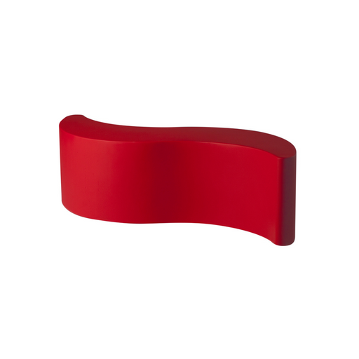 Giò Colonna Romanon suunnittelema käytännöllinen ja tyylikäs WAVE design Penkki / Kasviruukku Flame Red värillä.