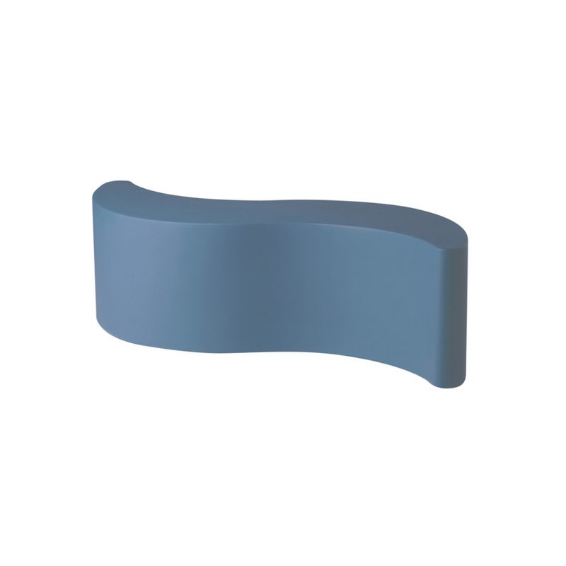 Giò Colonna Romanon suunnittelema käytännöllinen ja tyylikäs WAVE design Penkki / Kasviruukku Powder Blue värillä.