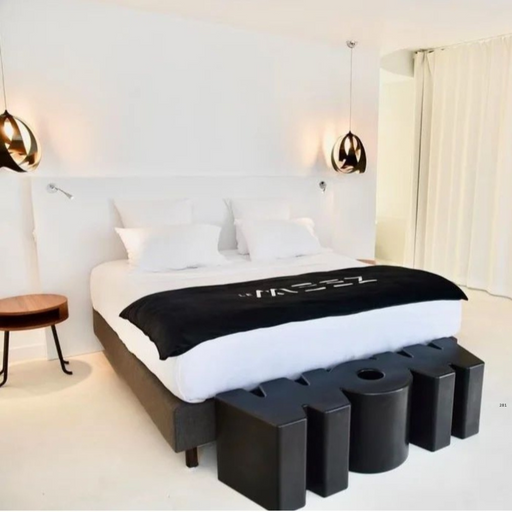 Kazuko Okamoton suunnittelema hauska WOW Penkki.