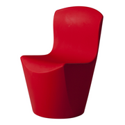 Guglielmo Berchiccin suunnittelema kaunislinjainen ZOE design tuoli Flame Red värillä.