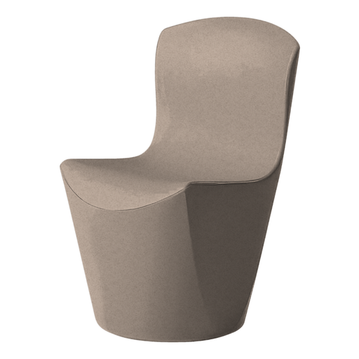Guglielmo Berchiccin suunnittelema kaunislinjainen ZOE design tuoli Ruskea Sahara Sand värillä.