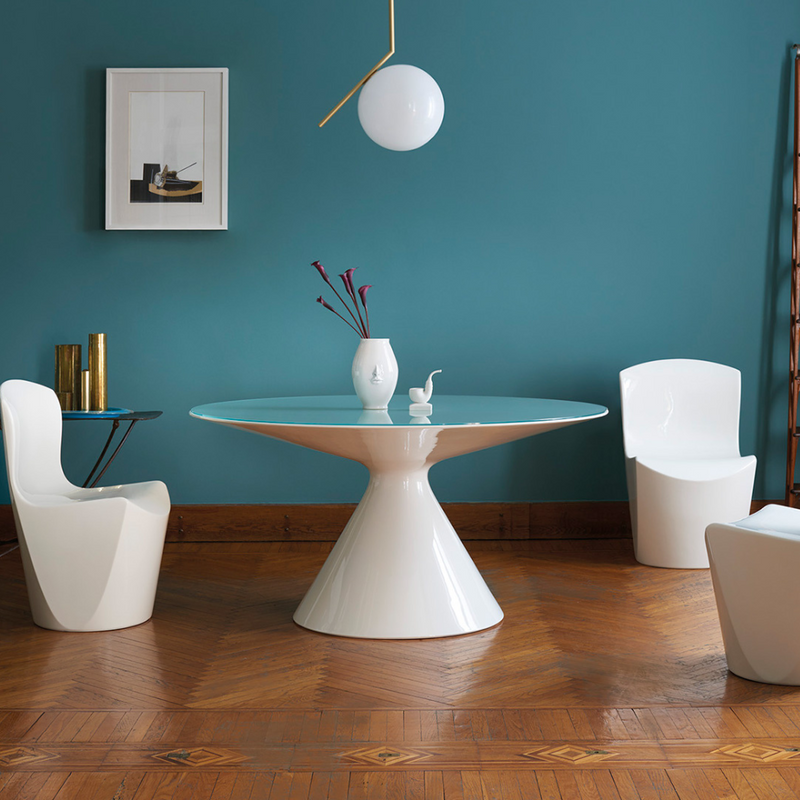 Guglielmo Berchiccin suunnittelema kaunislinjainen ZOE design tuoli.